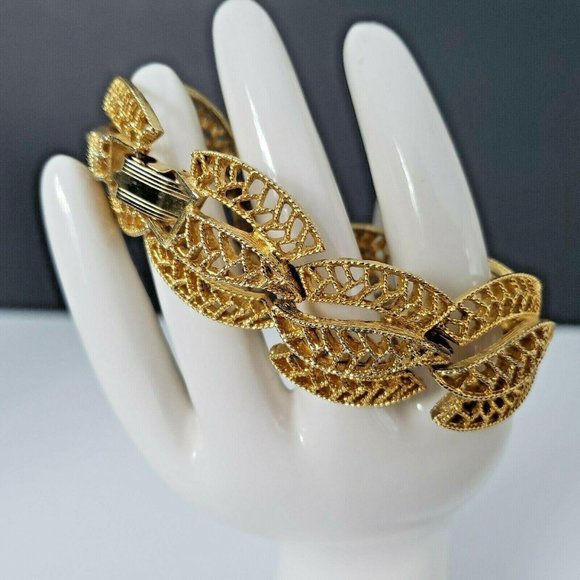 Cathe Filigree Gold Tone Bracelet Box Close Vintage 1960s Signed 7" Length - Picture 3 of 7